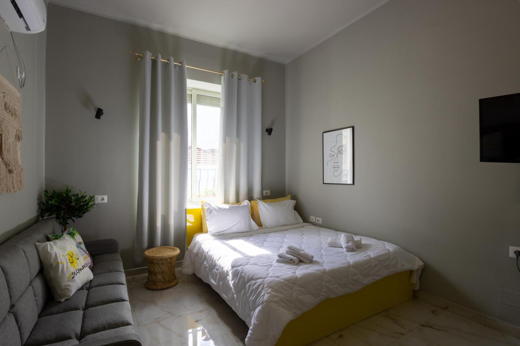 Jonian Boutique Hotel Sarandë Rum bild