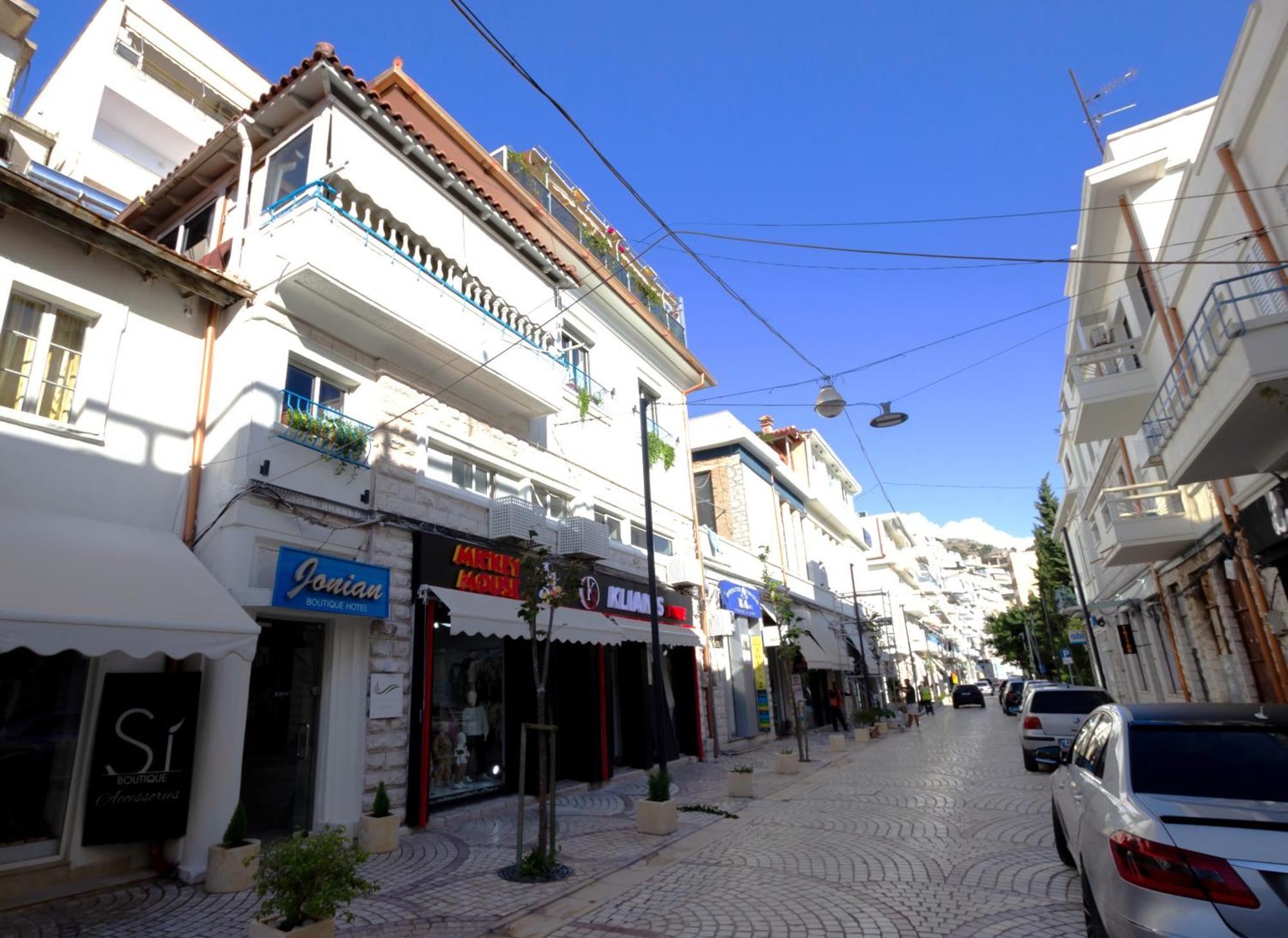 Jonian Boutique Hotel Sarandë Exteriör bild